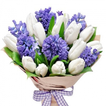Букет из тюльпанов и гиацинтов в крафте